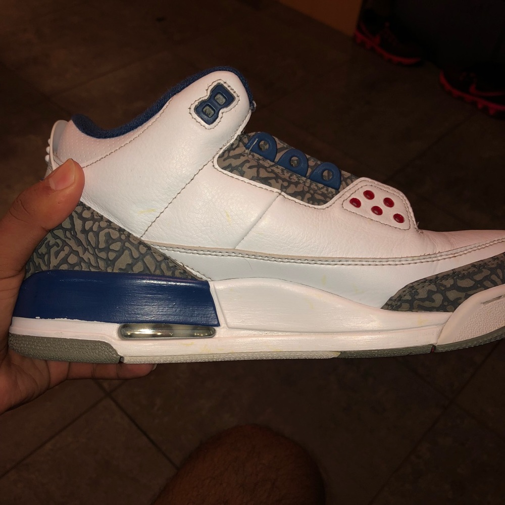 Jordan 3s true blue